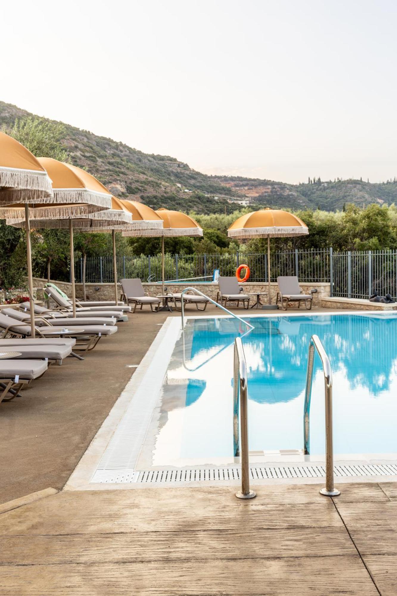Olympia Zervea Studios With Pool - Apartment Kardamyli Exterior foto