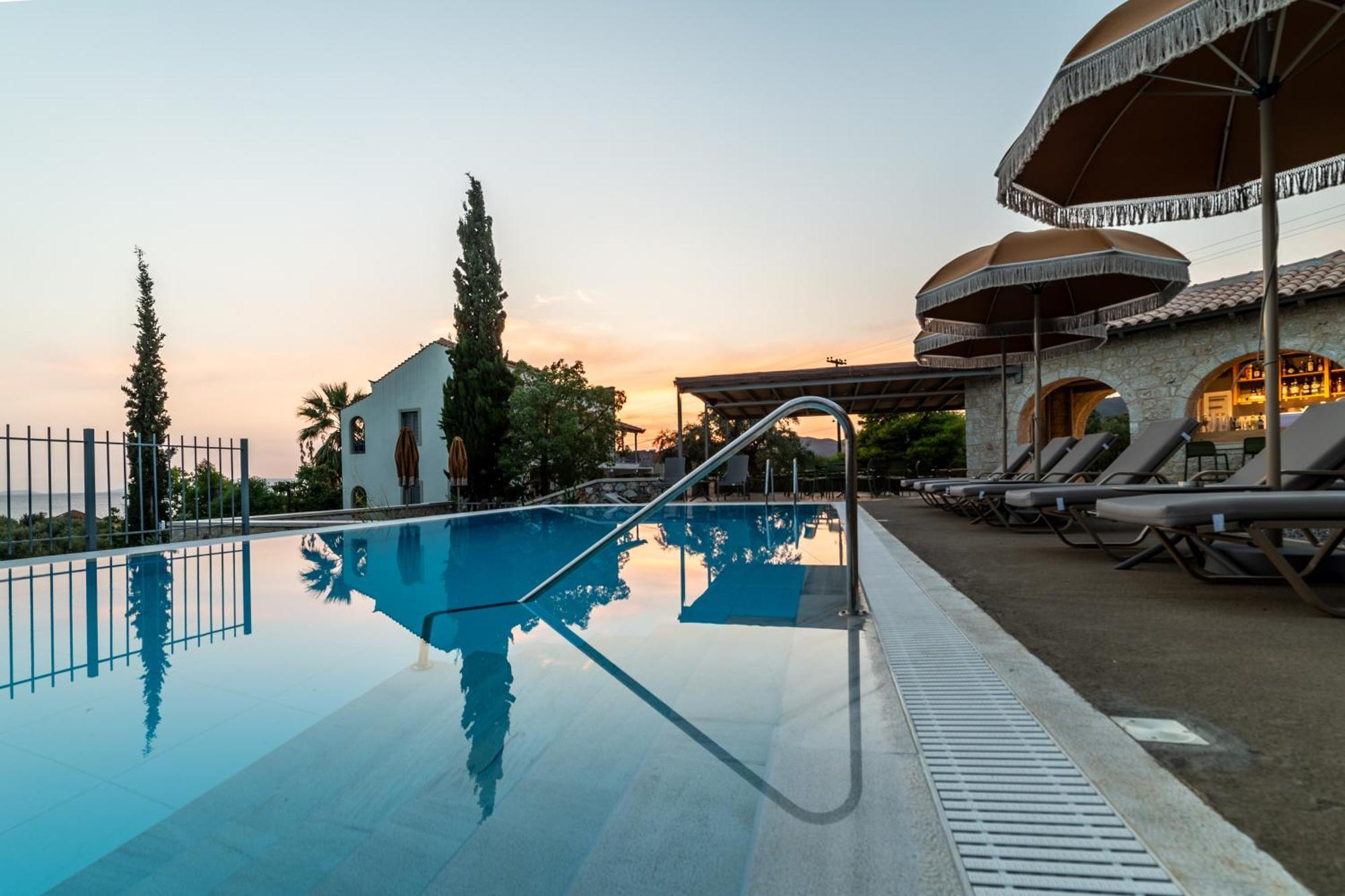 Olympia Zervea Studios With Pool - Apartment Kardamyli Exterior foto
